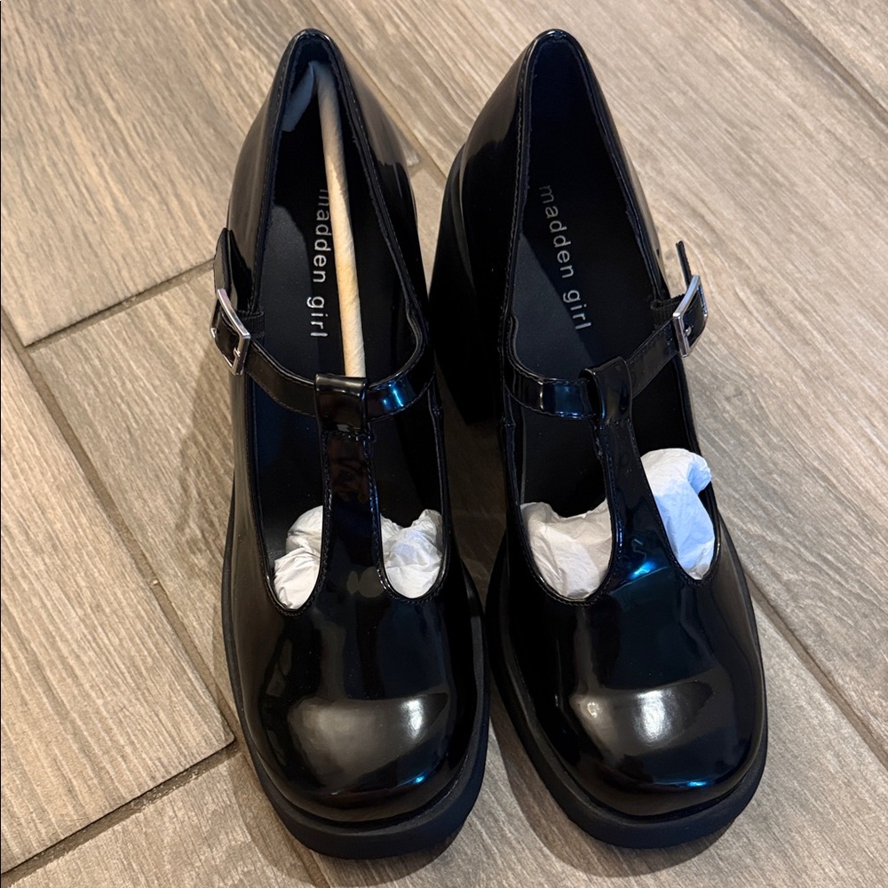Madden Girl Black Patent Platform Mary Jane Heels - Picture 5 of 9